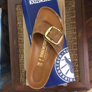 Birkenstock sandal big buckle in cognac
